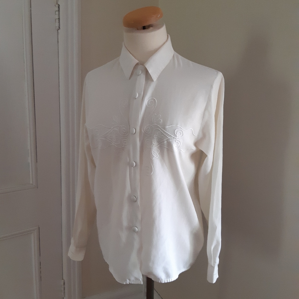 Moda petite Women's button down shirt Size L